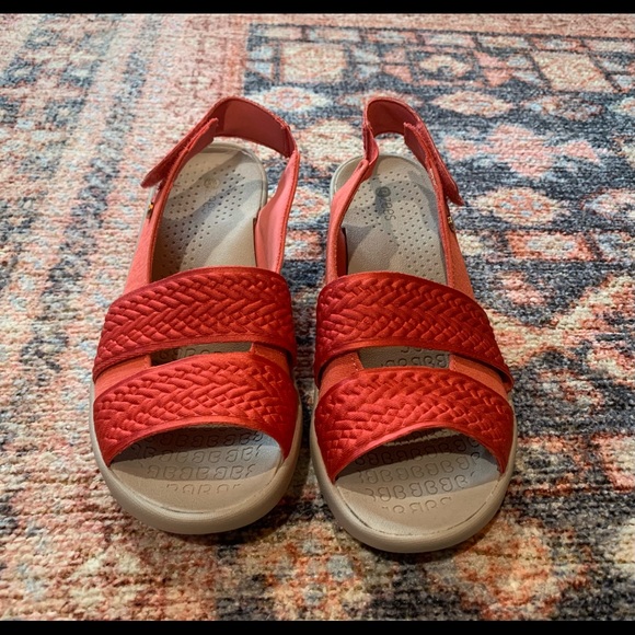 bzees fiona slingback sandals